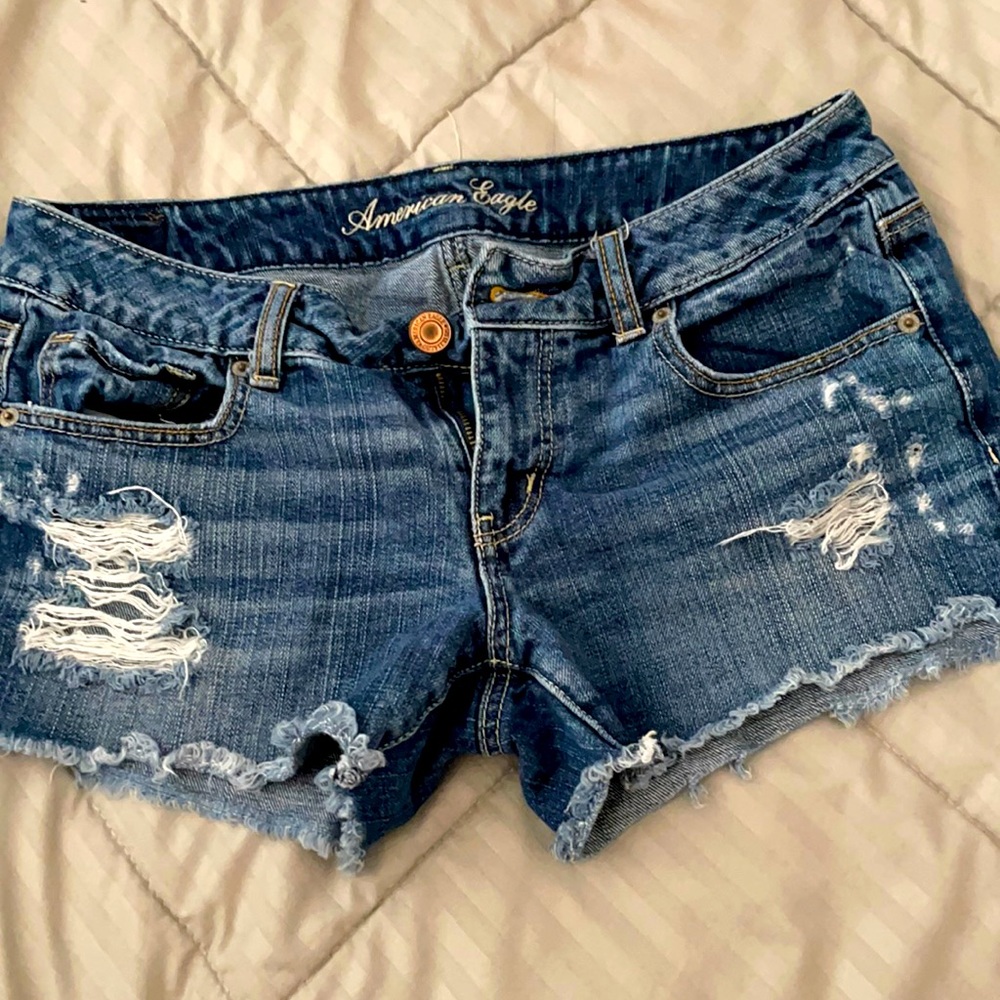 American eagle distressed shorts